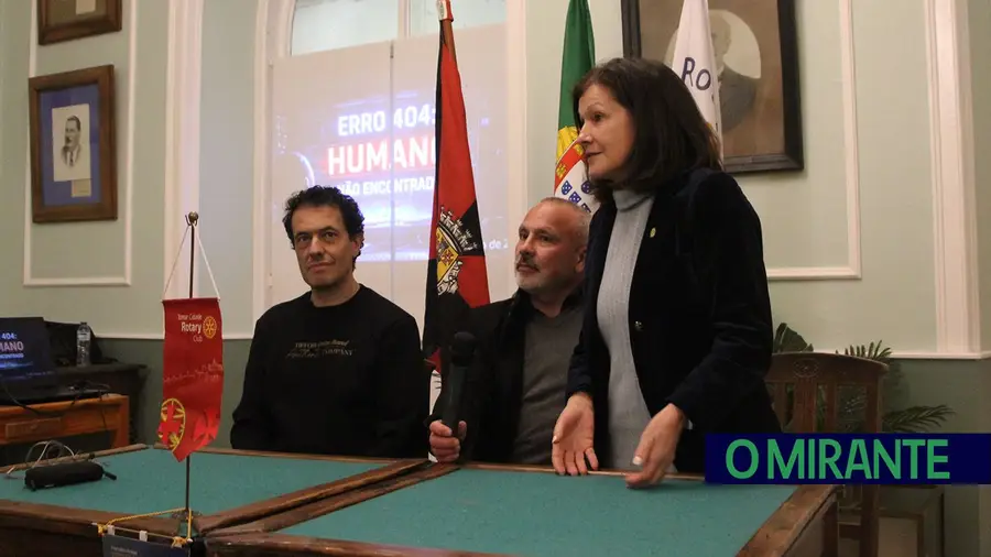 Rotary de Tomar debate futuro da IA com alerta para desemprego em massa