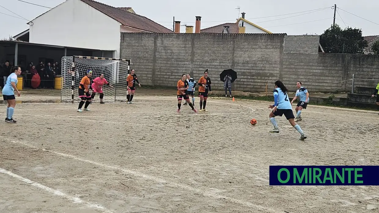 Corrida ao título na liga de futebol feminino cada vez mais intensa