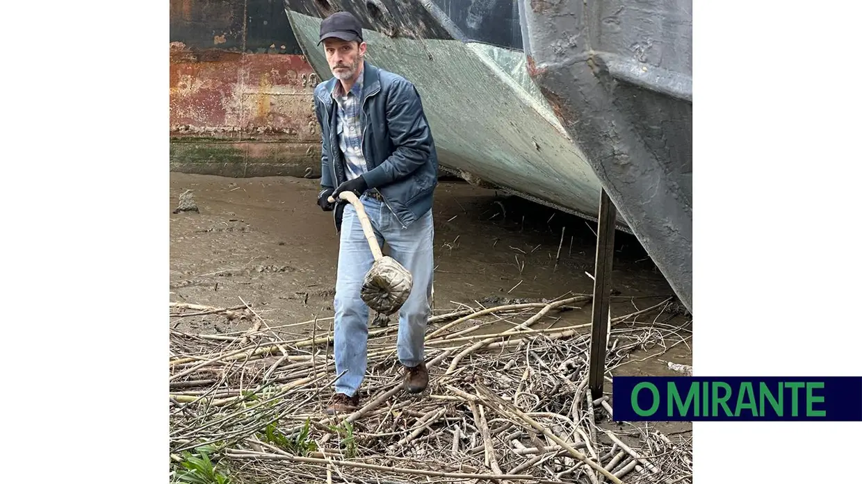 Voluntários limparam margens do Tejo na Póvoa de Santa Iria