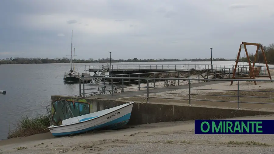 Recuperação da zona ribeirinha de Valada tem que ser repensada
