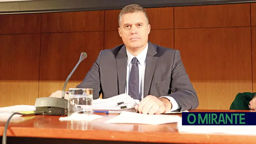 Autarca de Torres Novas com falso perfil no Facebook denuncia crime de usurpação