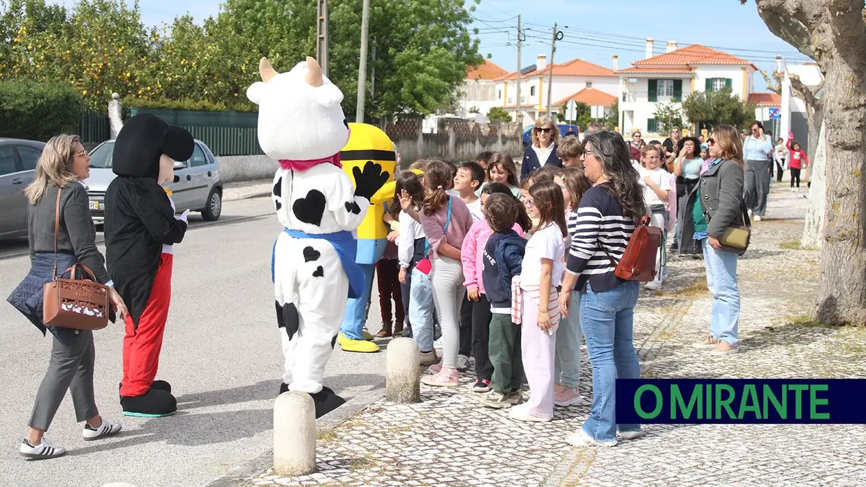 Novo parque infantil devolve alegria às crianças de Vila Chã de Ourique
