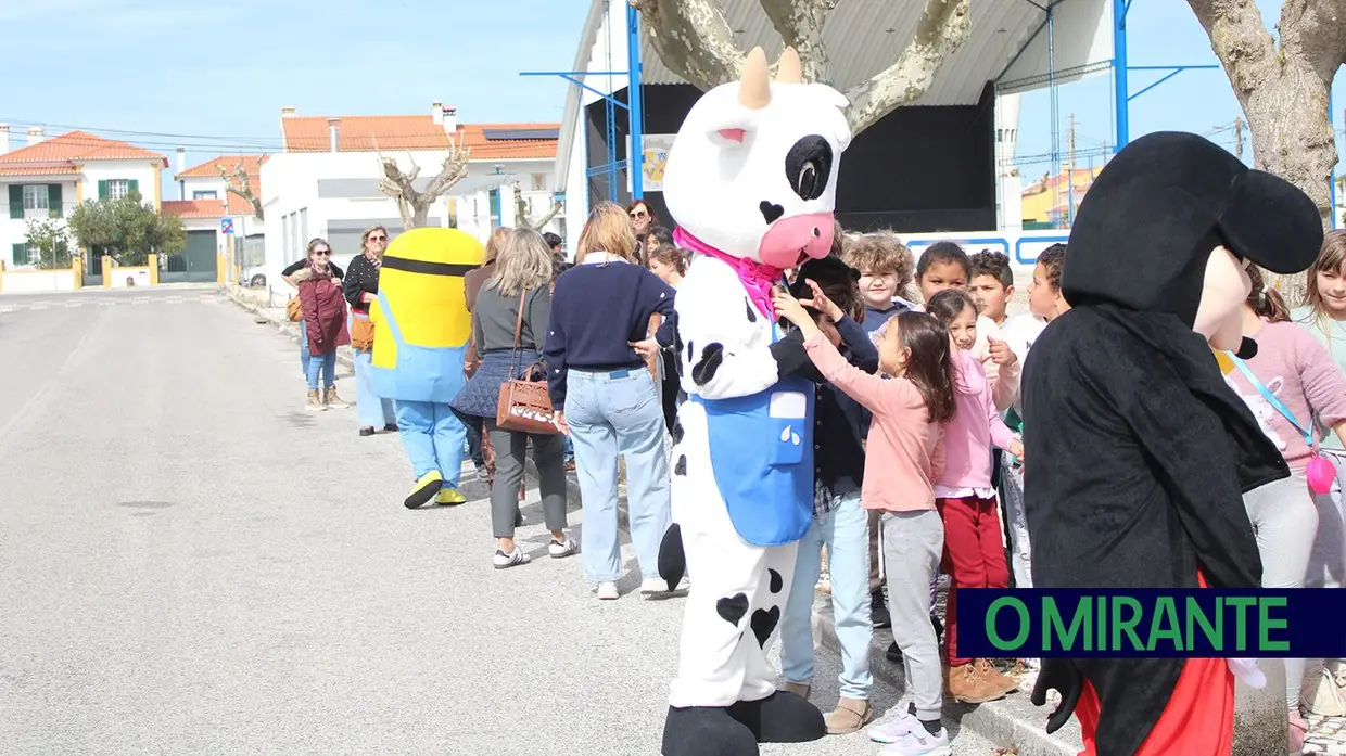 Novo parque infantil devolve alegria às crianças de Vila Chã de Ourique