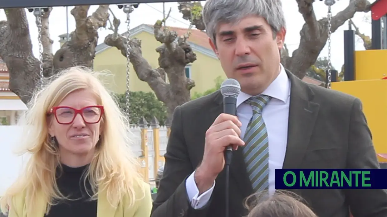 Novo parque infantil devolve alegria às crianças de Vila Chã de Ourique