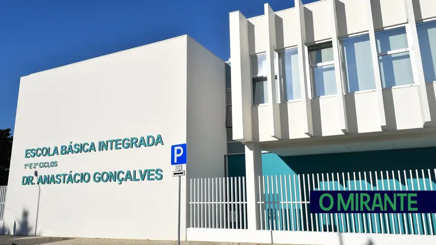 Falsos alarmes de gás levam a intervenção em escola de Alcanena