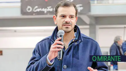 “Obras das Piscinas da Chamusca envergonham o município”