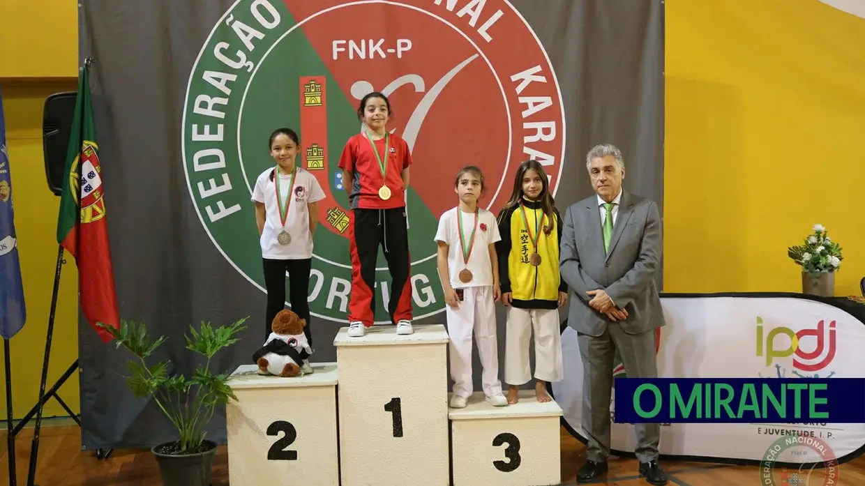 Atletas de Aveiras de Cima conquistam títulos regionais de karaté
