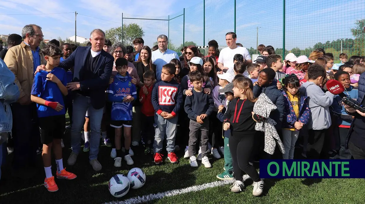 Novo campo de jogos em escola de Tramagal ao dispor da comunidade