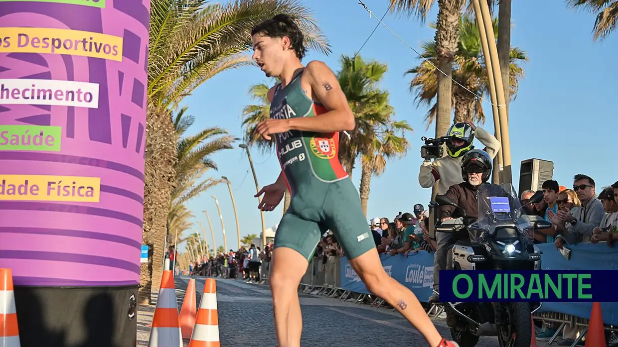 Maria Tomé e João Nuno Batista com medalhas de prata na Taça da Europa de Triatlo