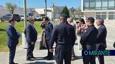 Ministro ouve bombeiros da região, mas adia decisão sobre comandos sub-regionais