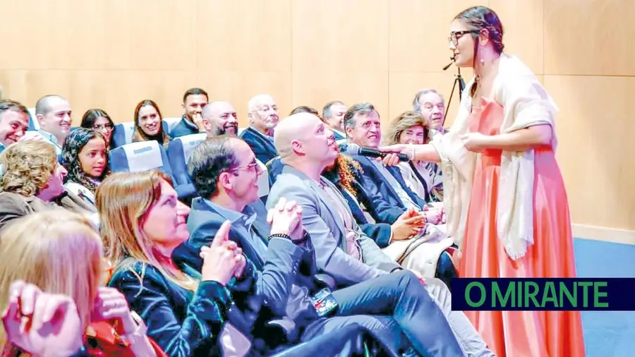 Quem canta seus males espanta