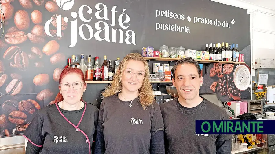 A valiosa esplanada e as refeições caseiras do Café d’ JoAna