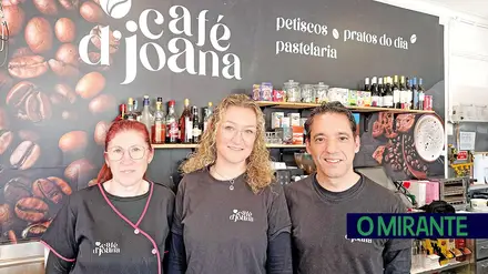 A valiosa esplanada e as refeições caseiras do Café d’ JoAna
