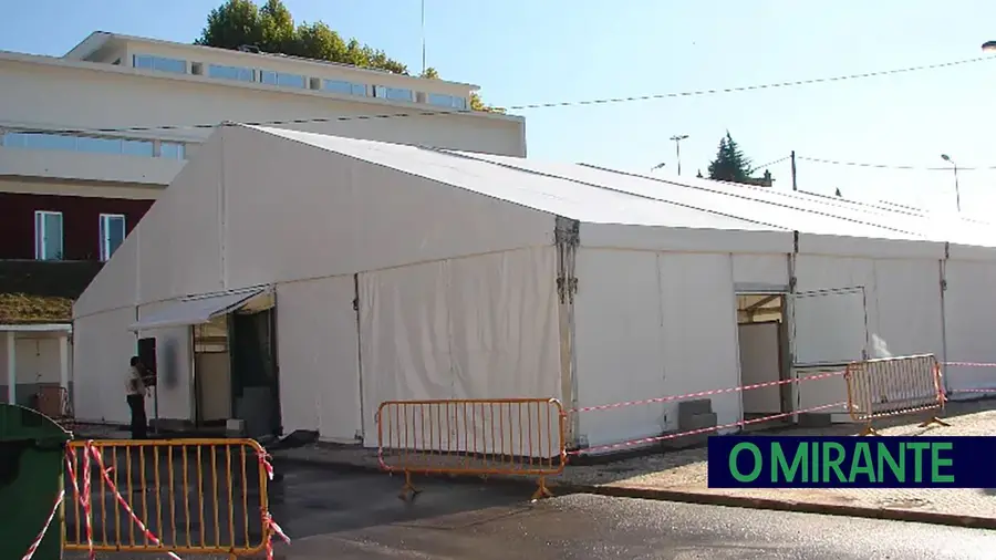 Venda da tenda do Mercado de Tomar não gera consenso