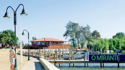 Cais do Escaroupim destruído pelas cheias aguarda reconstrução