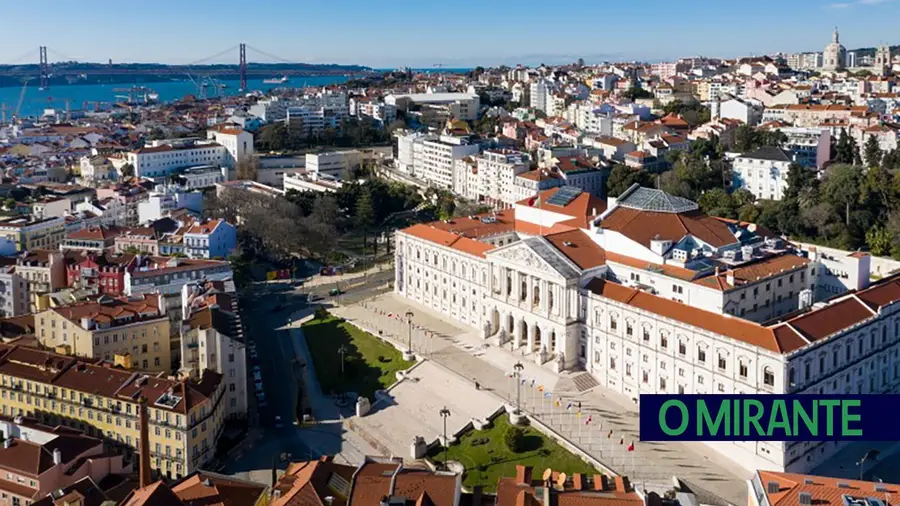 Lei da nacionalidade regressa ao Parlamento após chumbo parcial do Constitucional