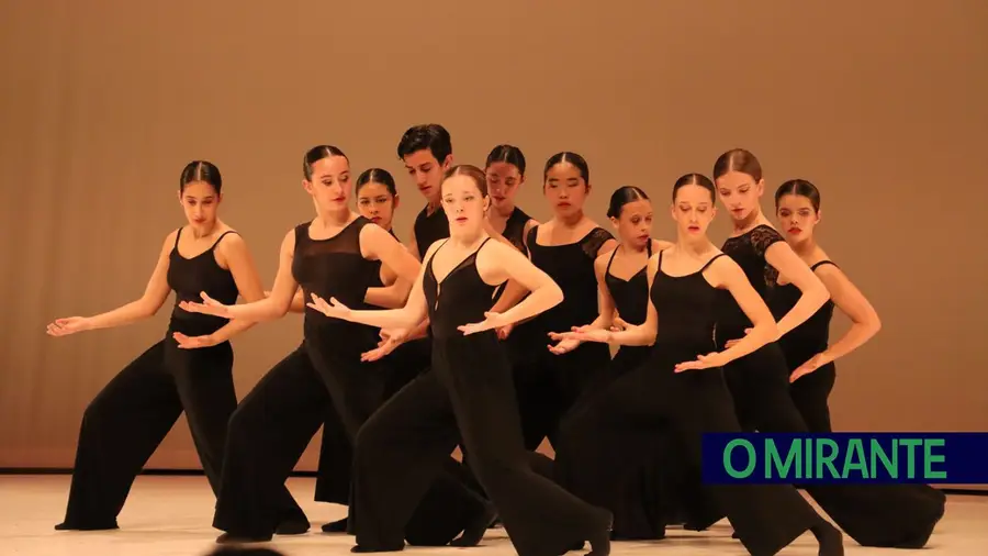 Ourém recebeu gala final do ADAGIO com palco cheio e olhos no futuro da dança