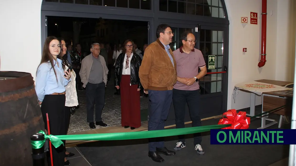 Trajes do Mundo dão força ao sonho do Museu do Traje em Almeirim