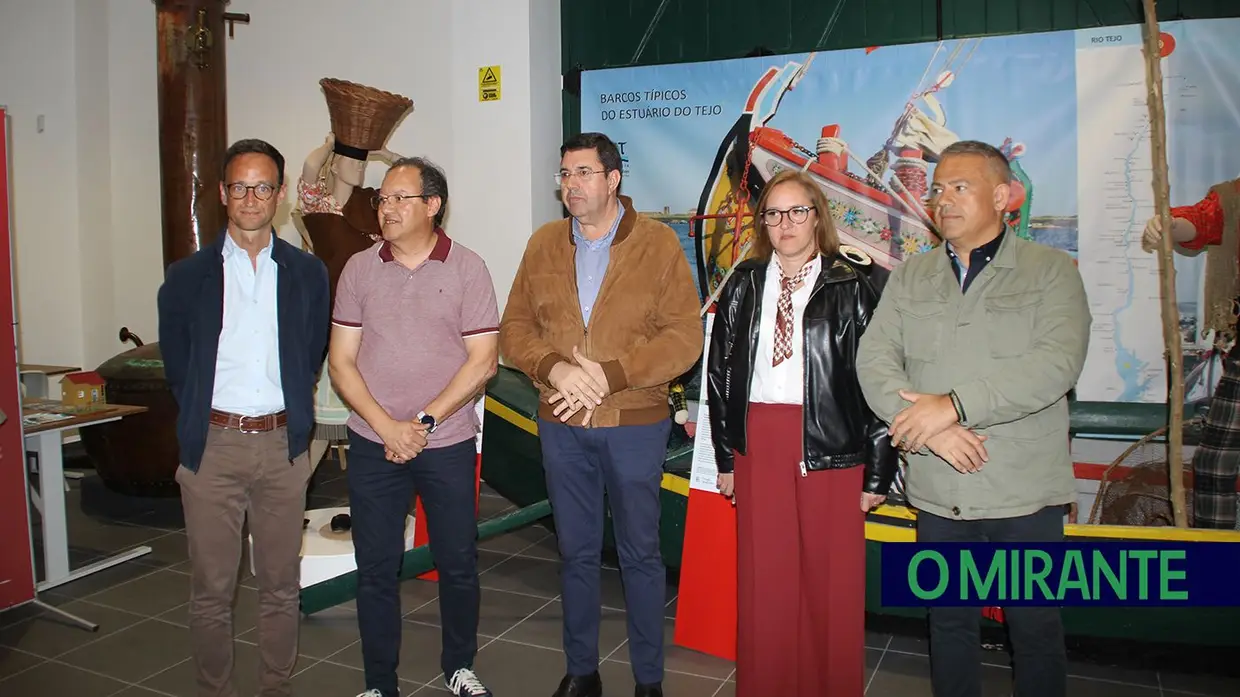 Trajes do Mundo dão força ao sonho do Museu do Traje em Almeirim