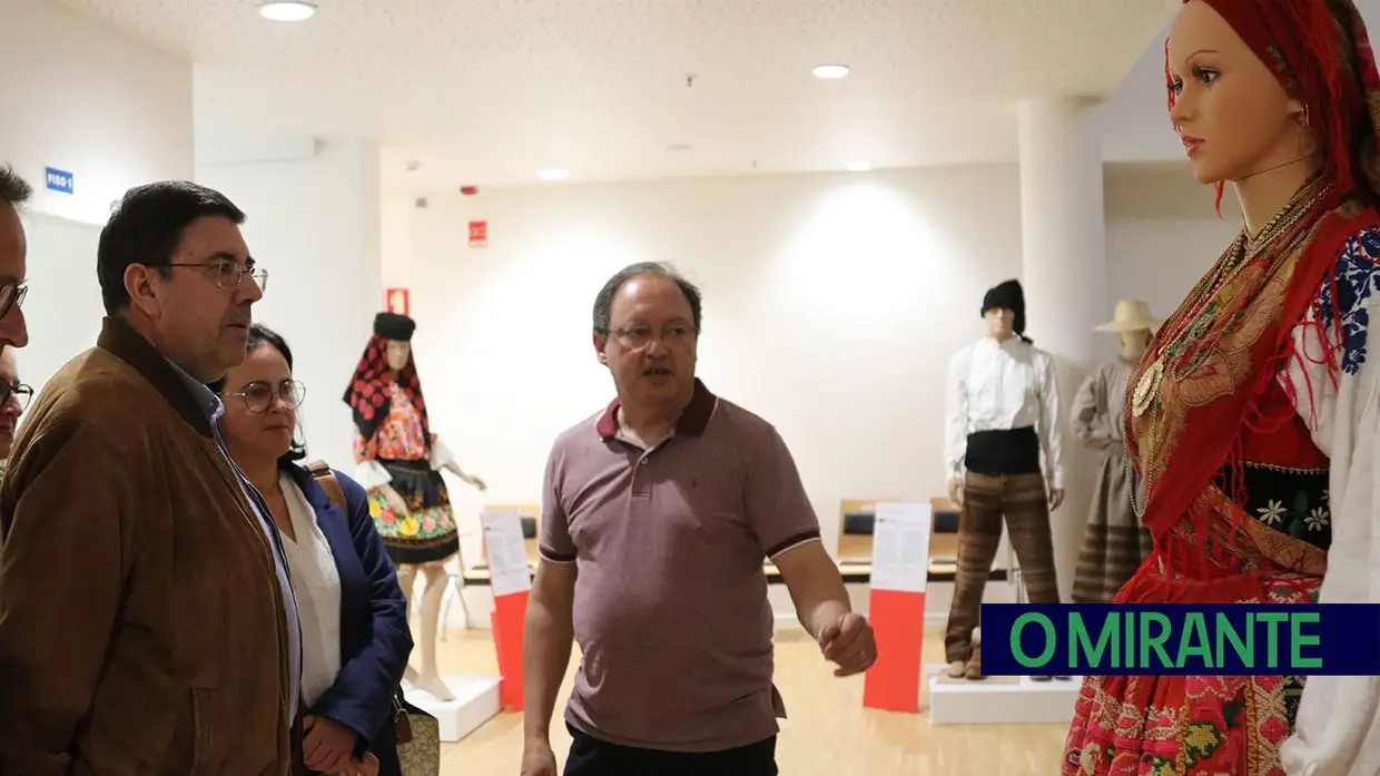 Trajes do Mundo dão força ao sonho do Museu do Traje em Almeirim