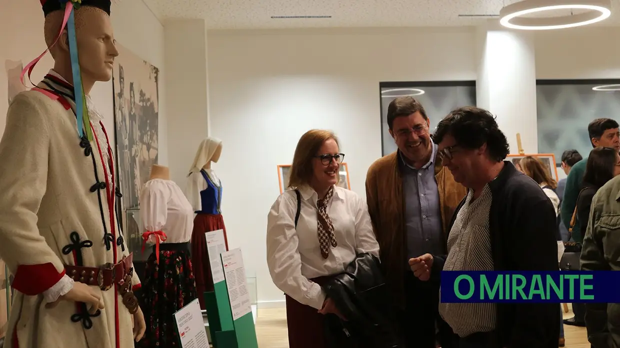 Trajes do Mundo dão força ao sonho do Museu do Traje em Almeirim