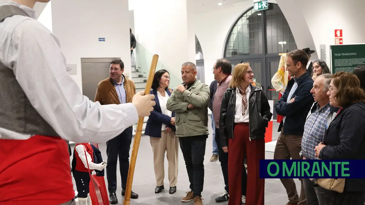 Trajes do Mundo dão força ao sonho do Museu do Traje em Almeirim