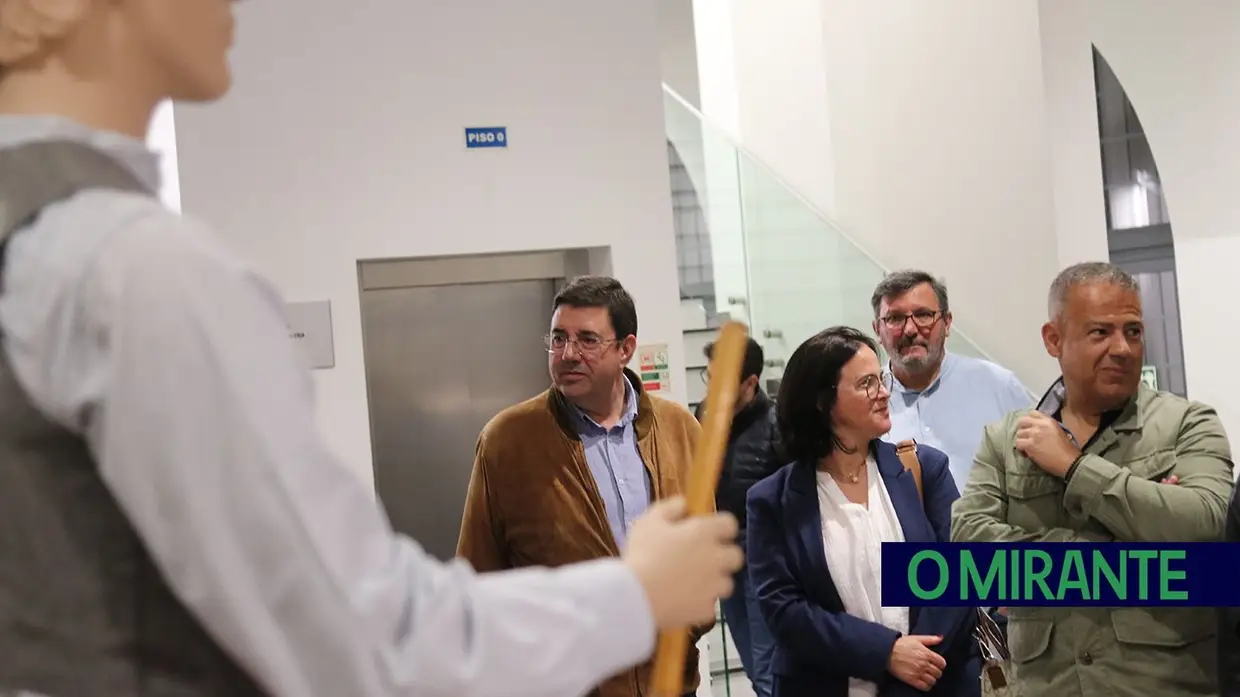 Trajes do Mundo dão força ao sonho do Museu do Traje em Almeirim