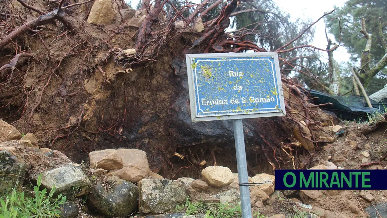 São Romão não desiste da ermida que o padre trancou a sete chaves