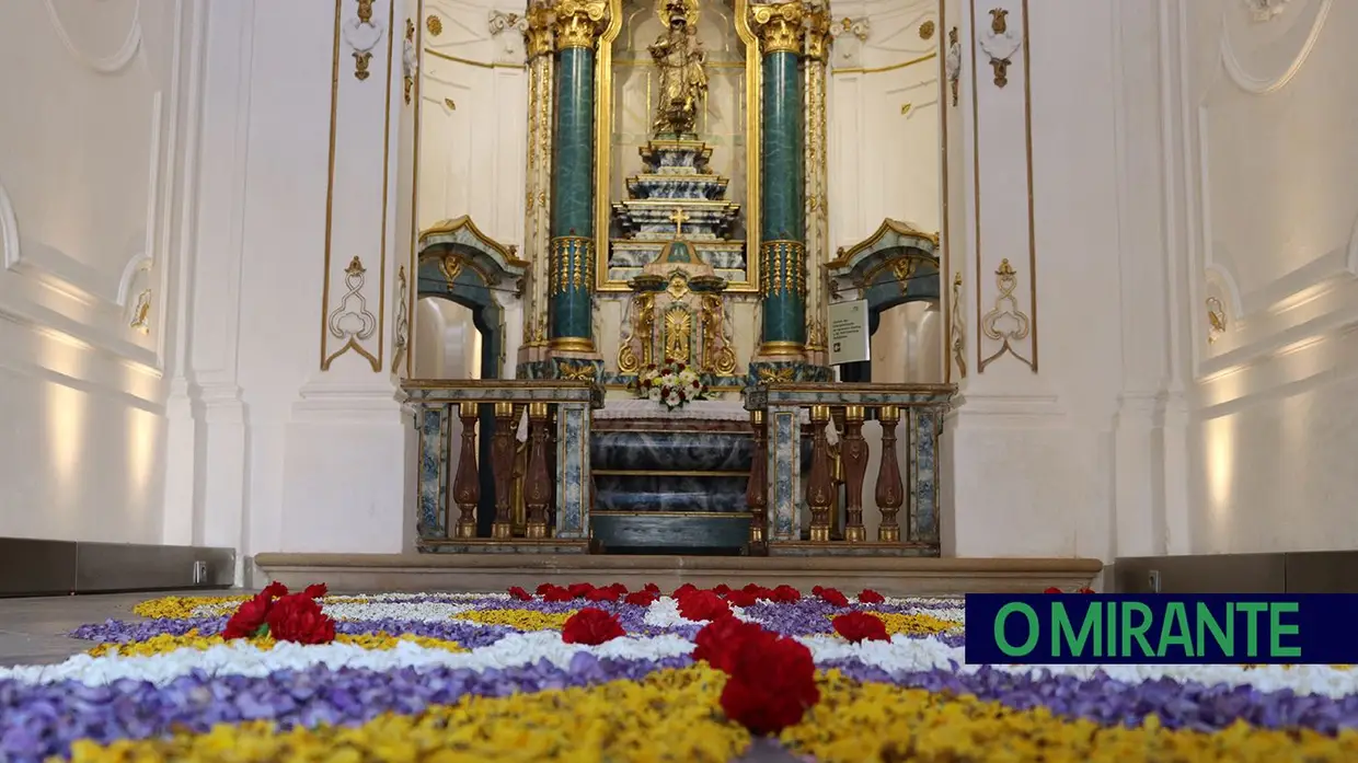 Igrejas e capelas do Sardoal decoradas para celebrar Semana Santa