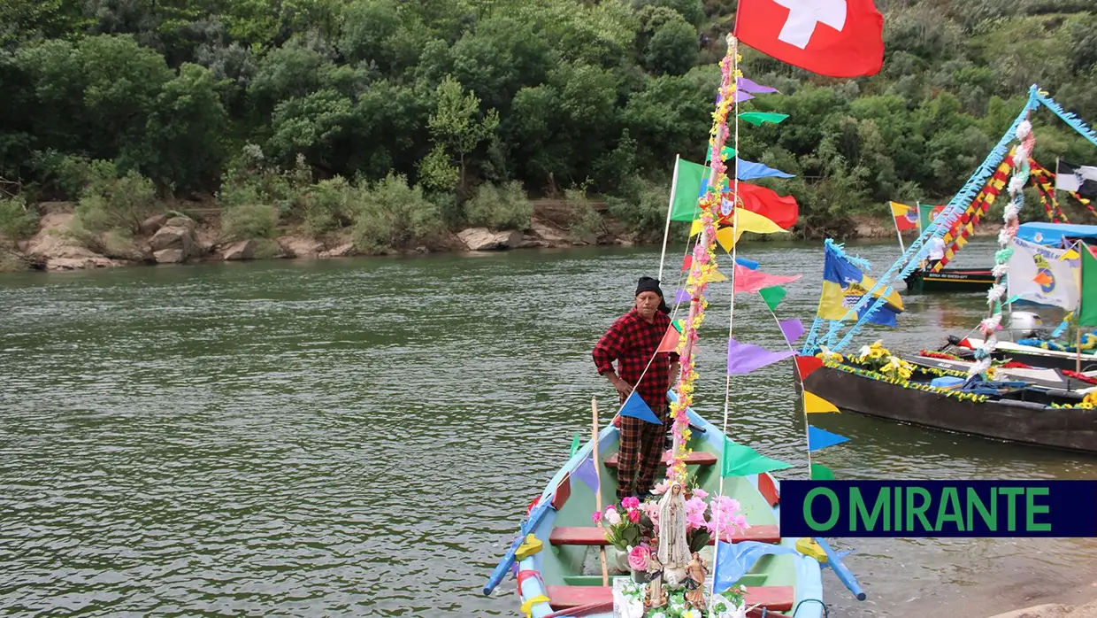 Tradição da bênção dos barcos cumpriu-se no feriado de Constância