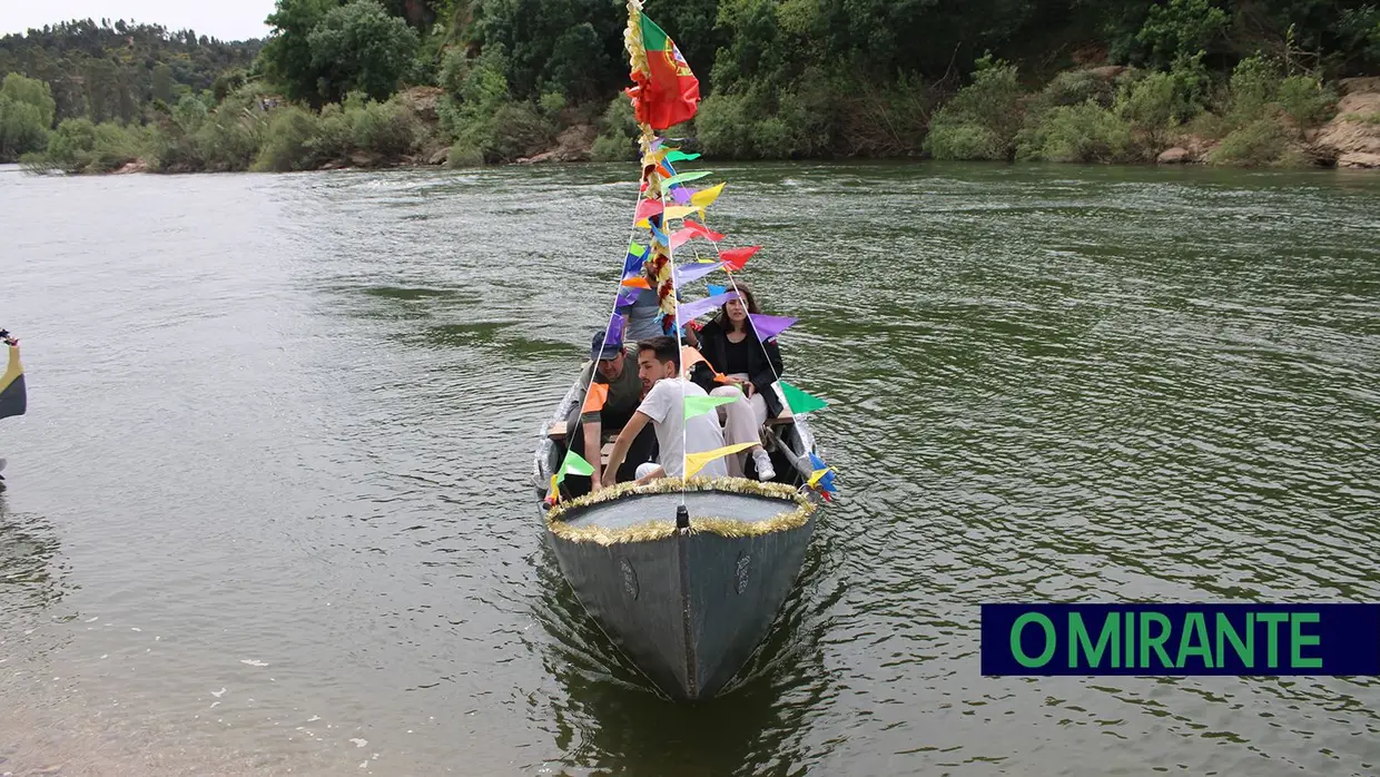 Tradição da bênção dos barcos cumpriu-se no feriado de Constância