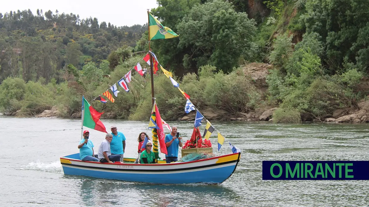 Tradição da bênção dos barcos cumpriu-se no feriado de Constância