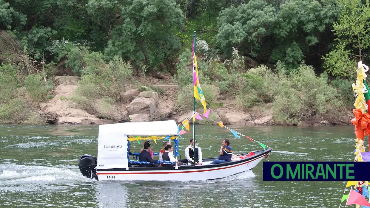 Tradição da bênção dos barcos cumpriu-se no feriado de Constância