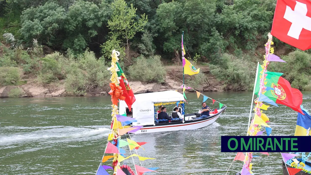 Tradição da bênção dos barcos cumpriu-se no feriado de Constância