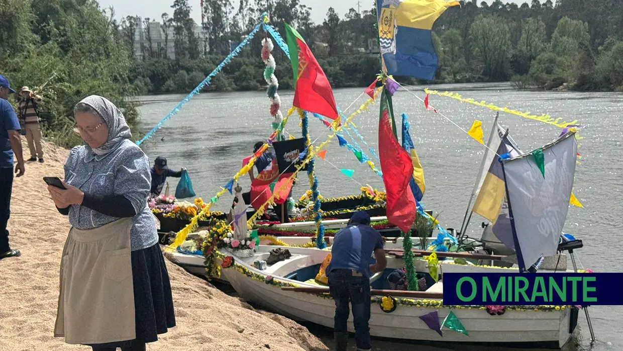 Tradição da bênção dos barcos cumpriu-se no feriado de Constância