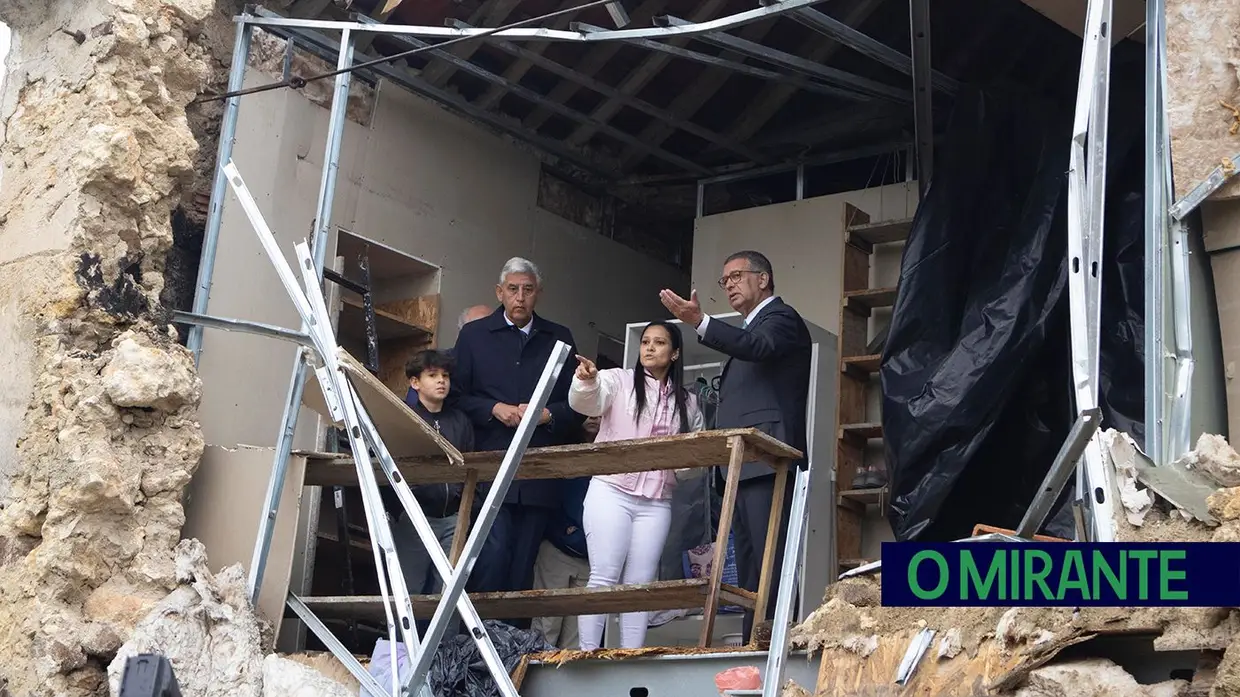 Presidente da República acompanha situação de famílias afectadas pelas tempestades em Ourém