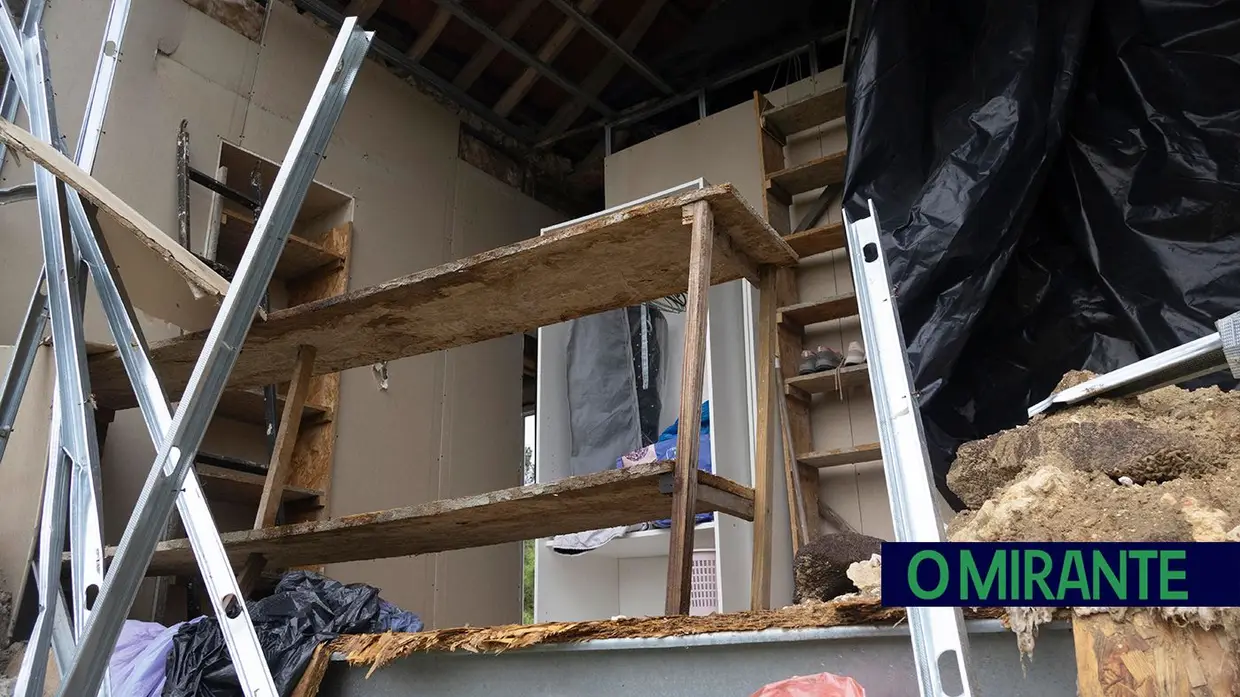 Presidente da República acompanha situação de famílias afectadas pelas tempestades em Ourém