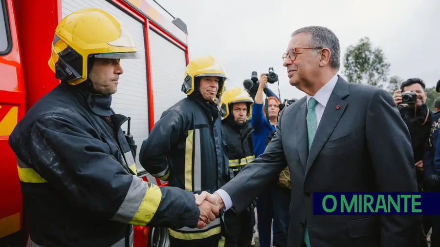 Autarcas do Médio Tejo contra fim de comando sub-regional de bombeiros