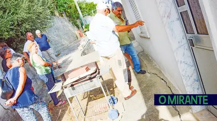 Passaram quatro anos e moradores de A-dos-Melros continuam sem resposta para casas danificadas