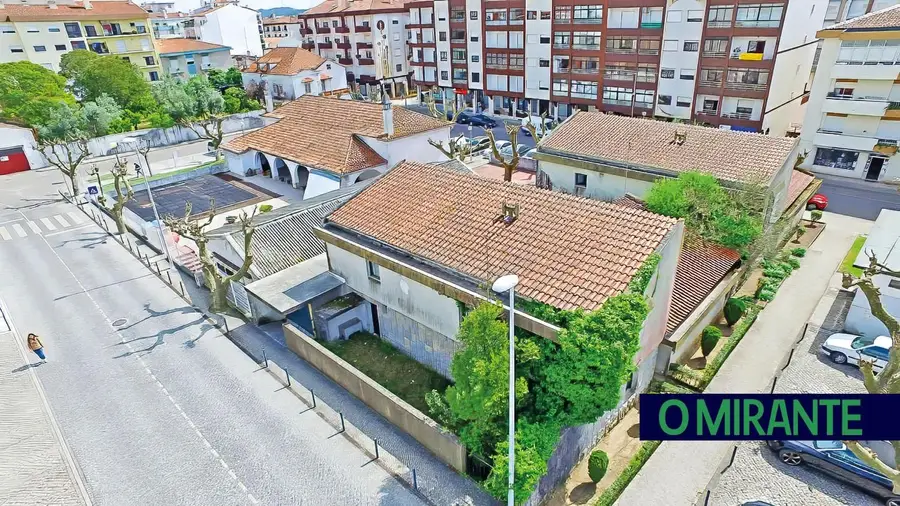 Concurso para reabilitar casas dos magistrados de Ourém só avança em 2027