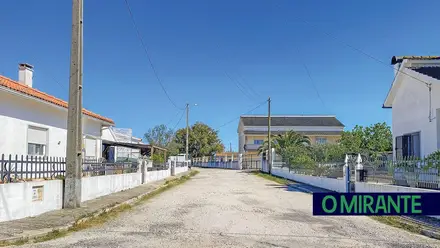 Moradores do Alto do Vale foram à reunião de câmara reclamar obras em ruas