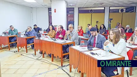 Oposição alerta para falta de pessoal na União de Freguesias de Póvoa e Forte da Casa