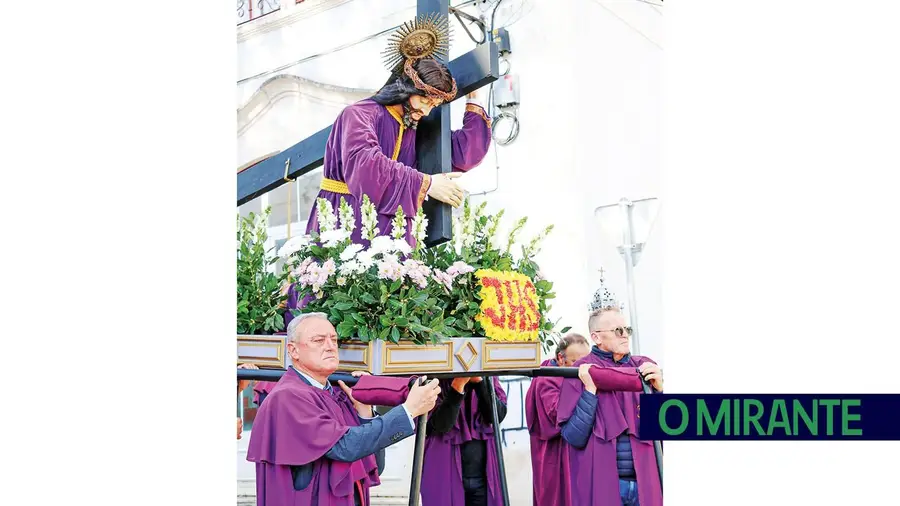 A tradicional Procissão do Senhor dos Passos percorreu as ruas de Rio Maior