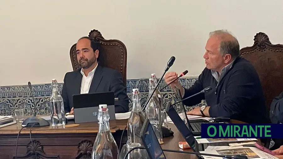 João Leite acusa Pedro Ribeiro de “andar sistematicamente a puxar Santarém para baixo”