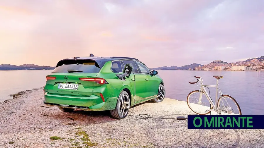 Nova geração eléctrica OPEL equipada com tecnologia V2L