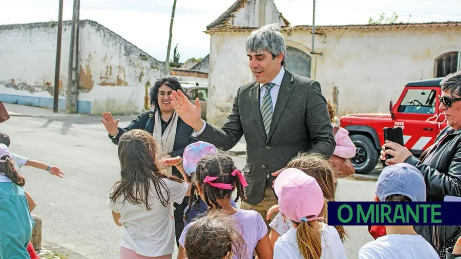 Novo parque infantil devolve alegria às crianças de Vila Chã de Ourique