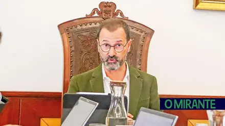 Contrato com empresa de ex-vereadora cai após onda de críticas em Alcanena