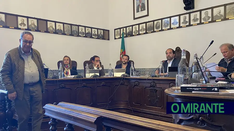 Vitória de Santarém expõe crise e pede respostas à câmara