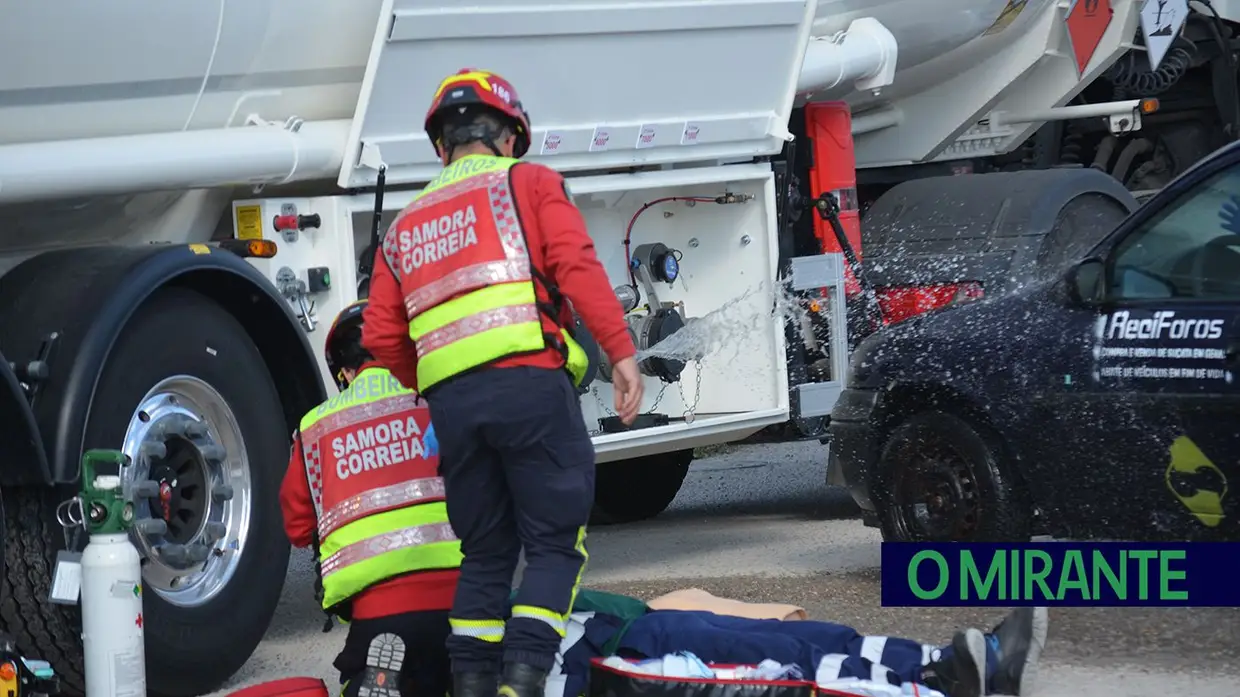 Exercício com matérias perigosas mobilizou meios de socorro em Samora Correia
