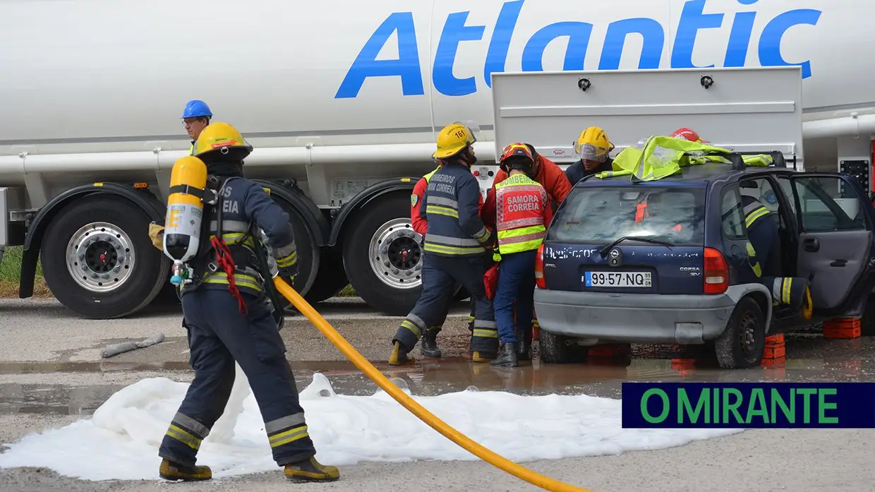 Exercício com matérias perigosas mobilizou meios de socorro em Samora Correia